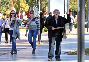 ANTALYA'DA OĞULLARI İÇİN AĞIT YAKIYOR