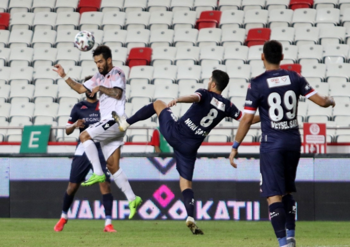 ANTALYASPOR GENÇLERİ 2 GOLLE EZDİ GEÇTİ