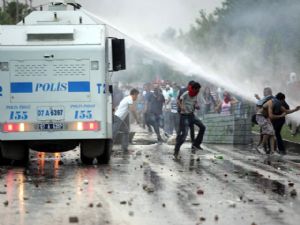 <font color=red>ANTALYA'DA DESTEK EYLEMİNDE KORKU ANLARI</font>