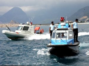 <font color=red>ANTALYA LİMANINDA 'DOMUZ GRİBİ' TATBİKATI</font>