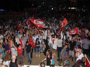 <font color=red>ANTALYA’DA DOKTORLARDAN PROTESTO</font>