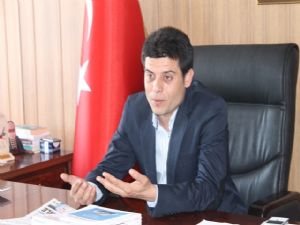 <font color=red>''BAŞBAKAN KÜÇÜMSEMEYİ HAKİR GÖRMEYİ MARİFET SAYIYOR''</font>