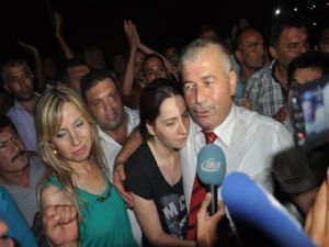 <font color=red>MAHMUTLAR BELEDİYE BAŞKANI'NA TAHLİYE </font>