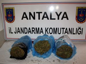 <font color=red>6,5 KİLO ESRAR YAKALANDI</font>