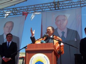 <font color=red>BAHÇELİ 'BAŞBAKAN HÜKÜMET DEVLET NEREDE ?'</font>