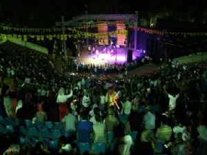 <font color=red>ANTALYA'DA BDP KONSERİ</font>