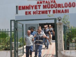 <font color=red>ANTALYA'DA FİDYECİ ÇETE </font>