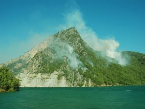 <font color=red>ANTALYA'DA ORMAN YANGINI</font>