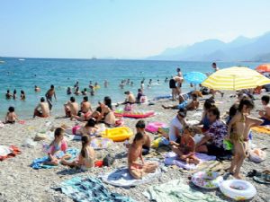 <font color=red>ANTALYA YANIYOR </font>