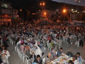 <font color=red>ELMALI'DA DEV İFTAR </font>