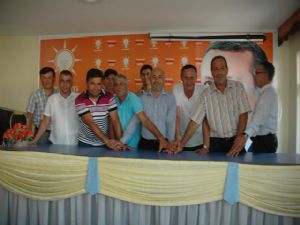 <font color=red>BELEDİYE MECLİS ÜYELERİ DE AK PARTİ'YE KATILDI</font>
