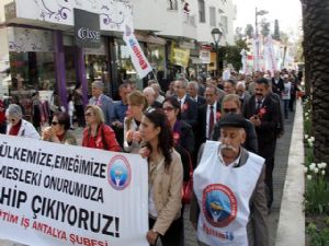 ANTALYA'DA PROTESTO YÜRÜYÜŞÜ