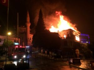 ALANYA'DA TARİHİ EV KÜL OLDU