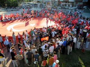 ANTALYA'DA BAYRAK PROTESTOSU