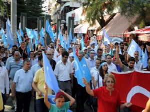 ANTALYA'DA DOĞU TÜRKİSTAN PROTESTOSU