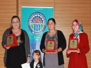 MANAVGAT'LI İŞ KADINLARI ÖDÜLLERİNİ ALDI