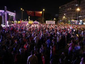 ANTALYA'DA DEMOKRASİ NÖBETİ 3. GÜNÜNDE