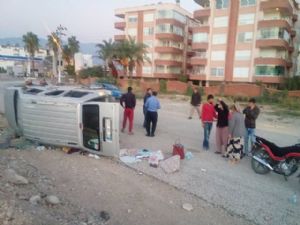 ANTALYA FİNİKE'DE KAZA : 4 YARALI