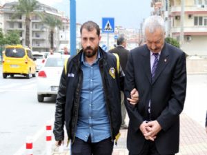 ANTALYA'DA TACİZCİ ÖĞRETMEN'E 31 YIL HAPİS