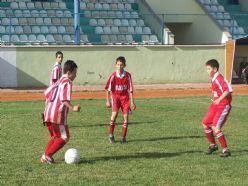 KORKUTELİ’NDE YILDIZ ERKEKLER FUTBOL TURNUVASI BAŞLADI