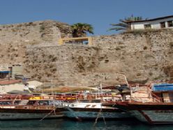 KALEİÇİ'NDE TARİHİ SURLARDA ONARIM