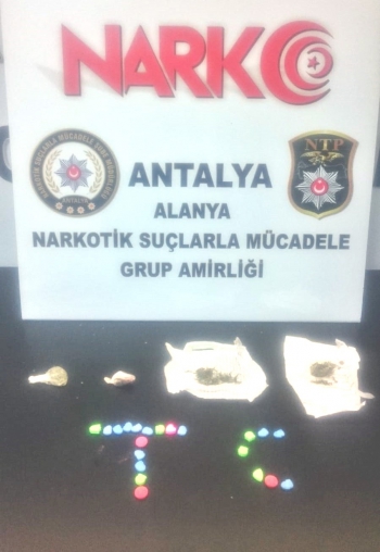 ŞÜPHELİ ARAÇ'TAN UYUŞTURUCU ÇIKTI 